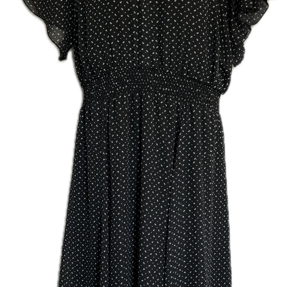 Lane Bryant plus size Flutter Sleeve Dress. Black. Size 26/28. High low - Picture 5 of 7